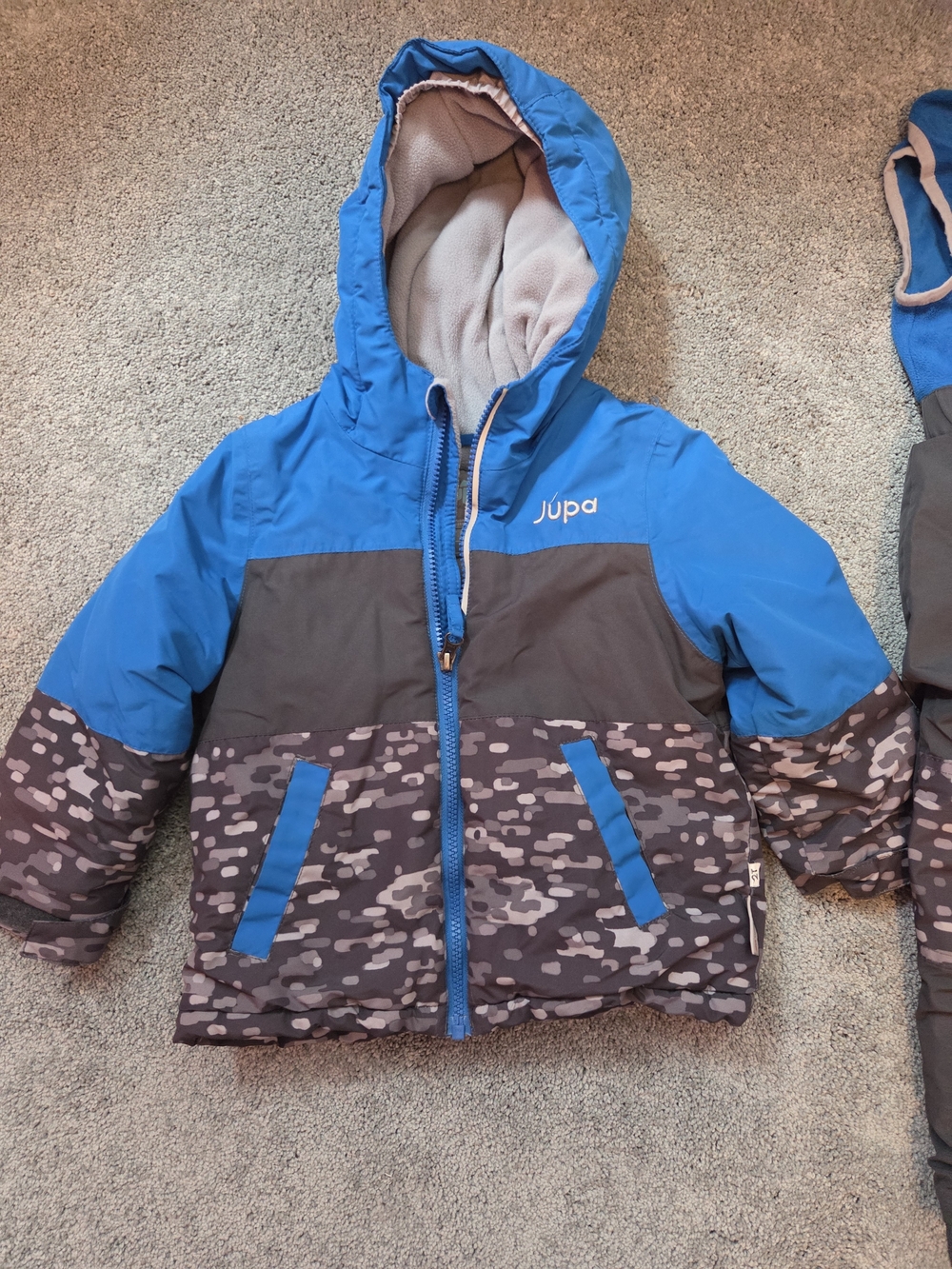 2T Snowsuit - Picture 2 of 3